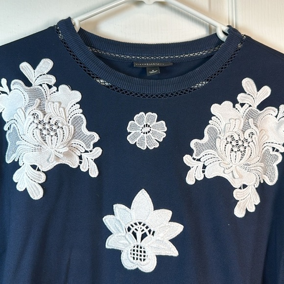 Victoria Beckham for Target Lace Appliqué Navy Pullover Sweater Small #1321-AZ - Picture 5 of 6